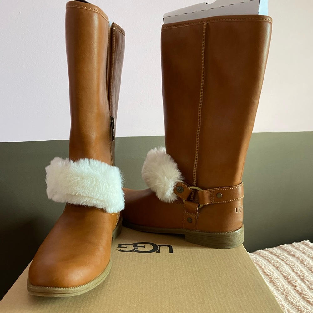 Ugg boots - Picture 1 of 1